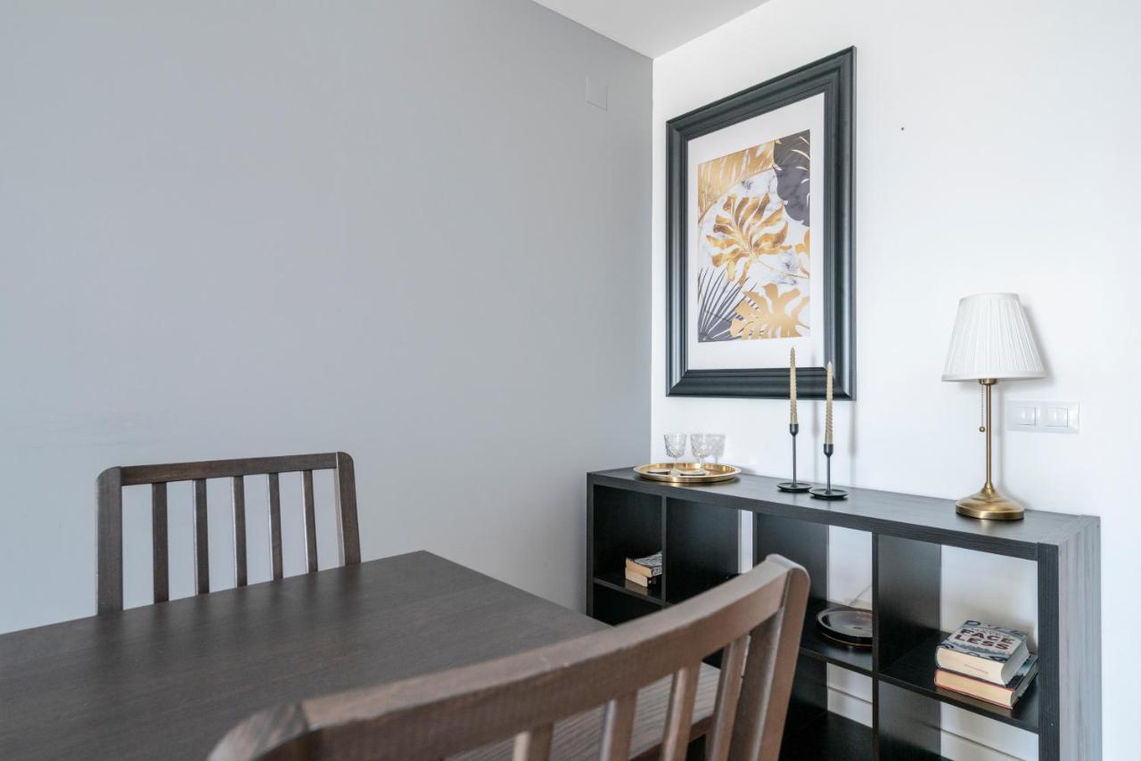Bright & Spacious 2 Bed Flat 2 Bath W Garage In Lagos Marina Exterior foto